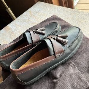 Men’s 8.5 Cole Haan loafers- never worn